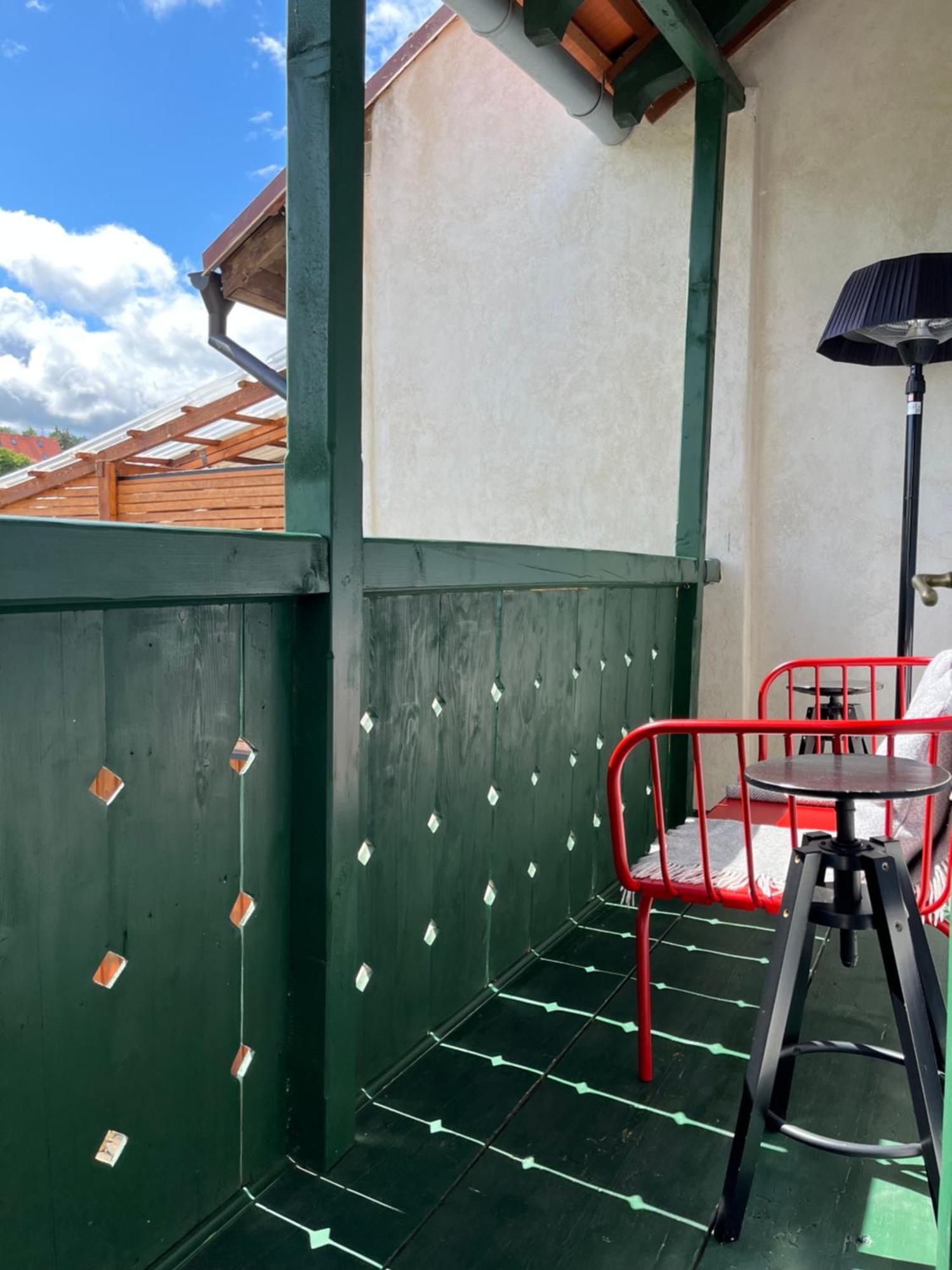 Domecek / Tiny House Apartment เชสกี้ครุมลอฟ ภายนอก รูปภาพ