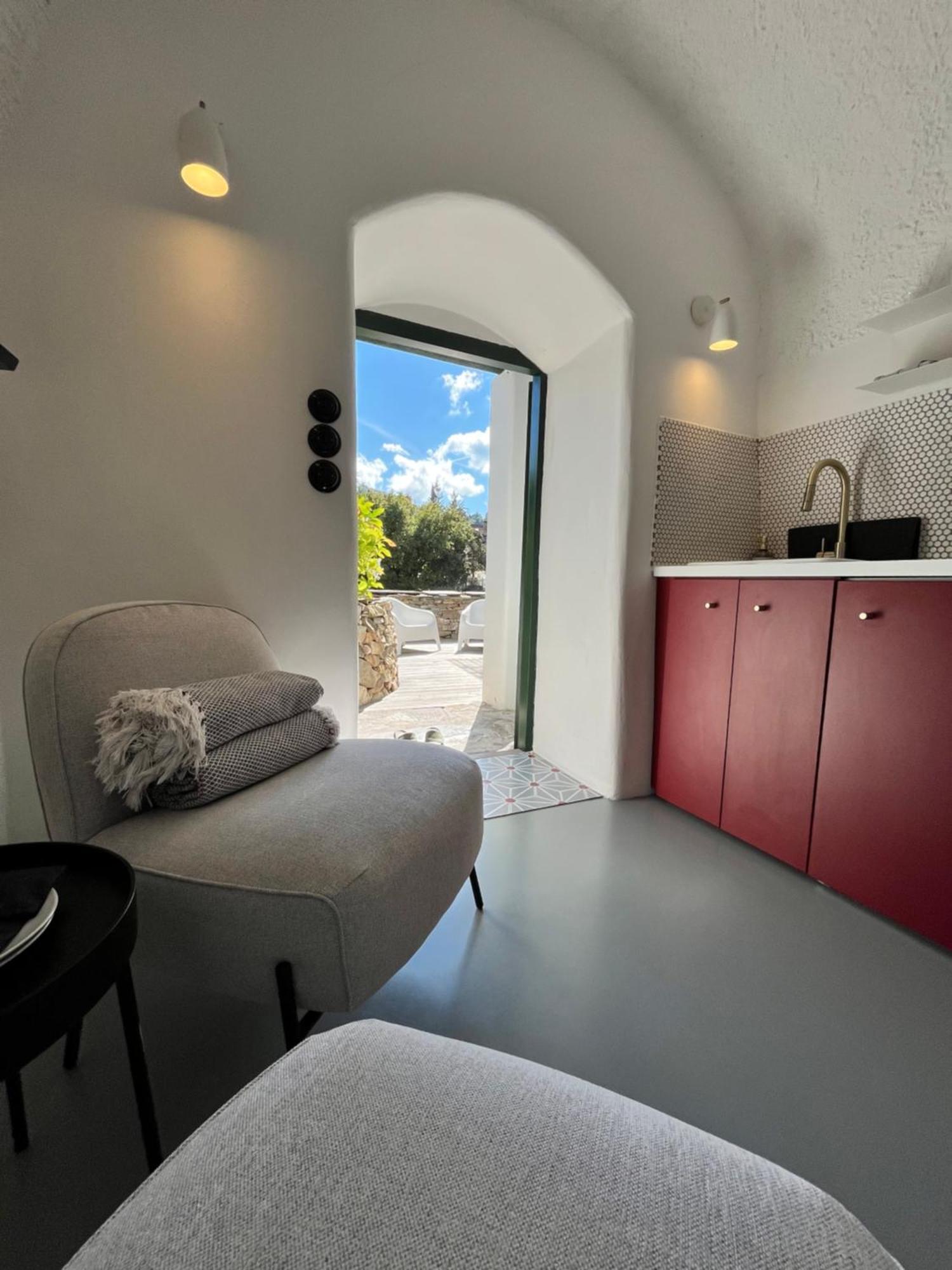 Domecek / Tiny House Apartment เชสกี้ครุมลอฟ ภายนอก รูปภาพ